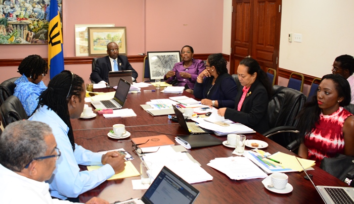 Minister of Culture, Stephen Lashley, chairs a meeting with visiting interim festival directorate and Barbados’ CARIFESTA Secretariat. (Photo via C.Pitt/BGIS)