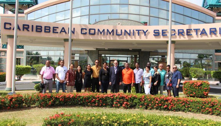Courtesy visit, gift presentation Federation of Visual Artists in Suriname (FVAS), April 2017