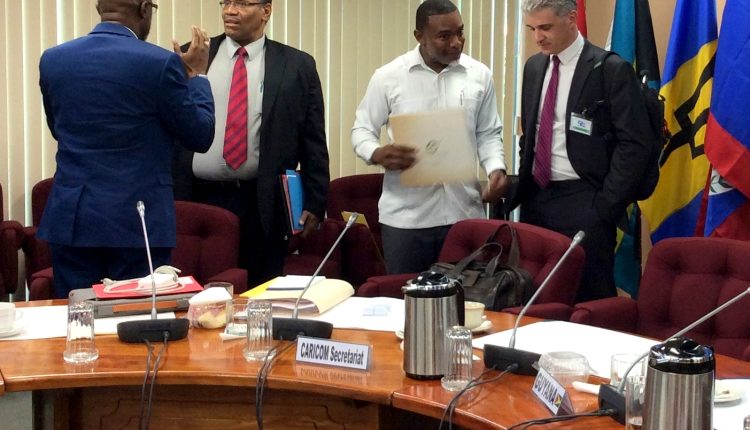 energy-round-table-after-forum-gathering-cropped