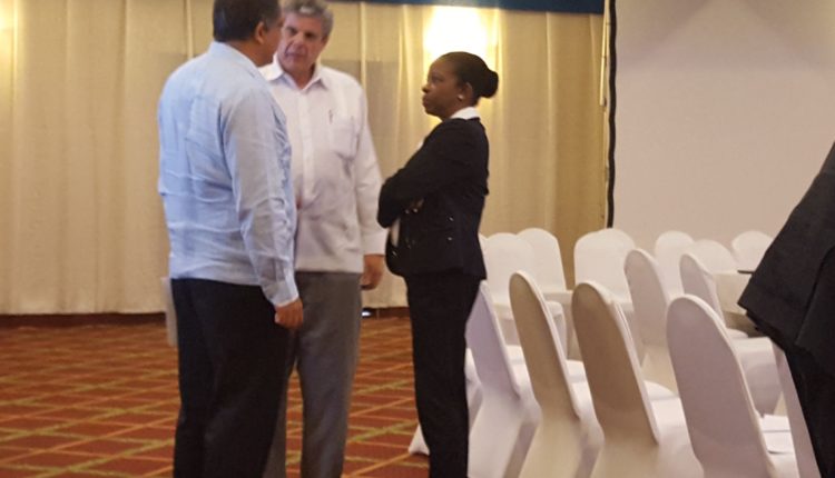 IICA reps in discussion on sidelines of COTED officials