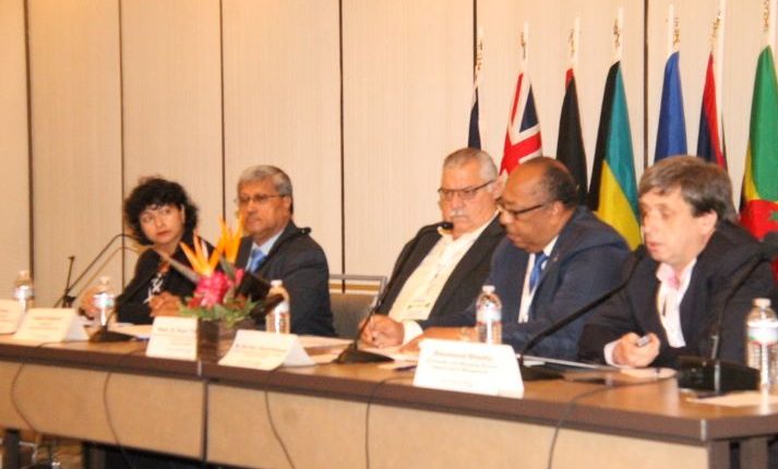 investment-forum-head-table-am