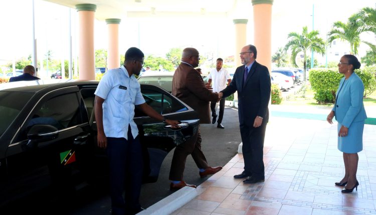 SG greets PM Harris, CDC in background